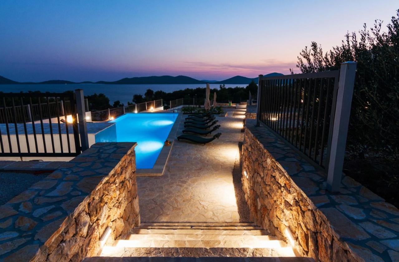Camp Panorama With Pool Hotel Drage Exterior photo